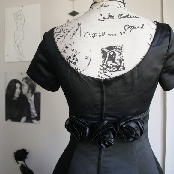 VINTAGE 1990'S WHIMSY GOTH BRIDAL/PROM GOWN - Picture 8 of 9